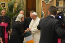 Anne Kelleher, RENATE chargé de la communication à RENATE avec le Pape.